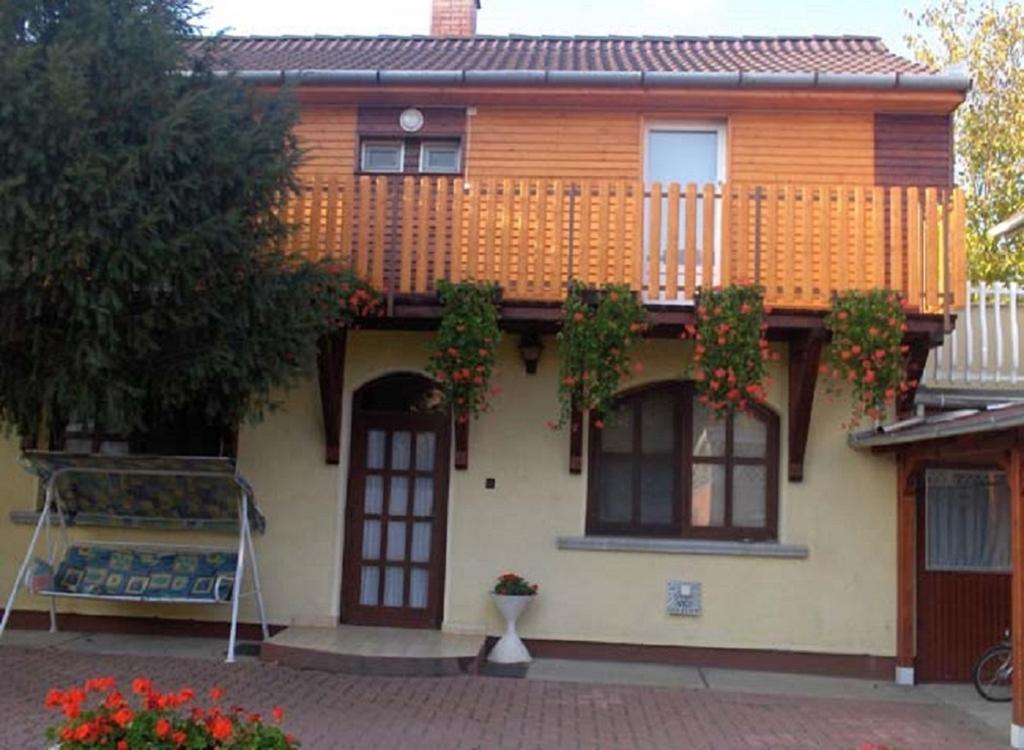 Sarkadi Apartman Hajduszoboszlo Exterior photo
