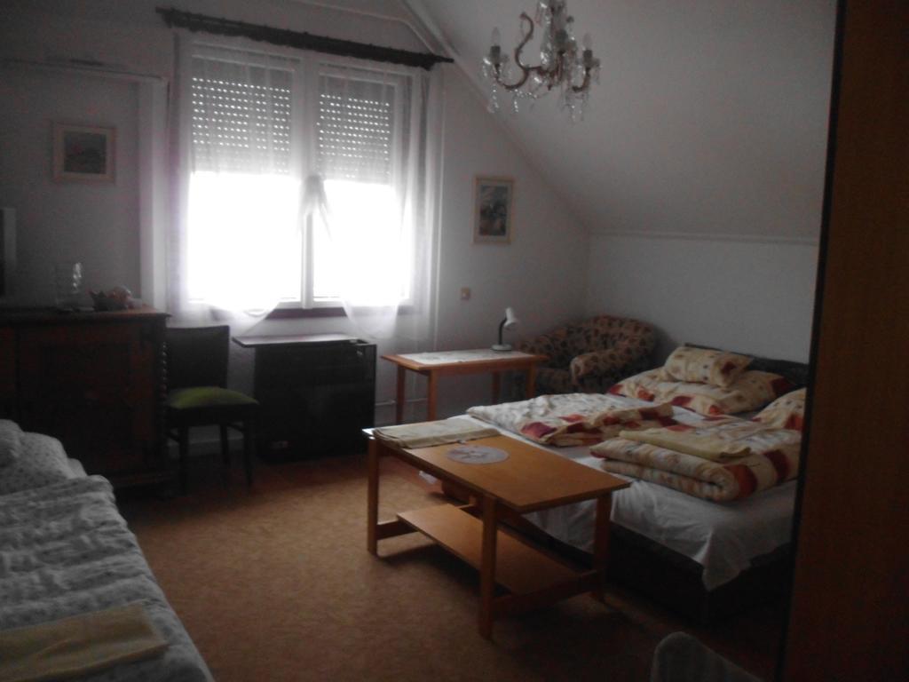 Sarkadi Apartman Hajduszoboszlo Exterior photo